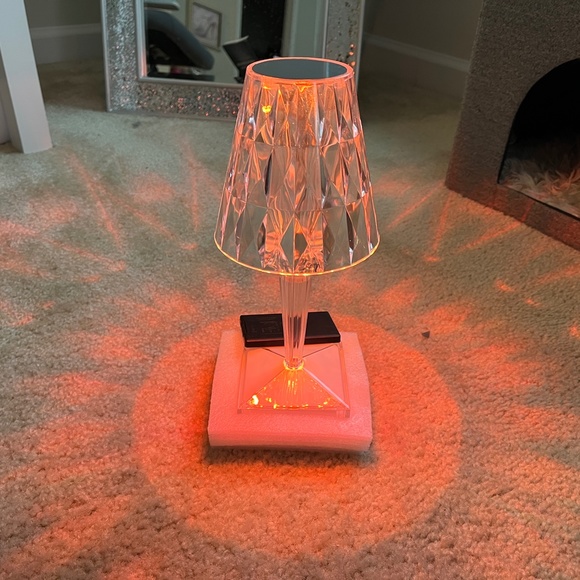 Acrylic Diamond-Cut USB Charging Touch Dimming Portable Remote Desk/Table Lamp - Picture 3 of 10